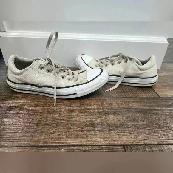 Converse Shoes - Size 7 - Converse All Star Low Top Tan GREAT SHAPE